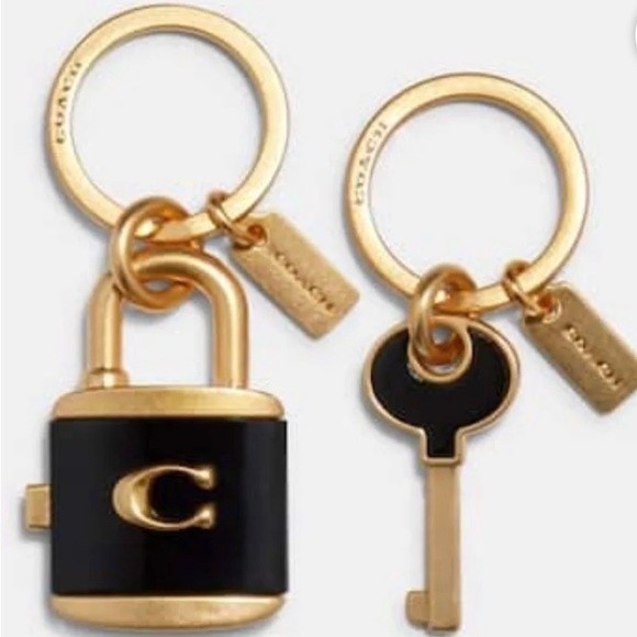 NWT Coach Lock and Key Bag Charm Key Ring - Picture 1 of 5